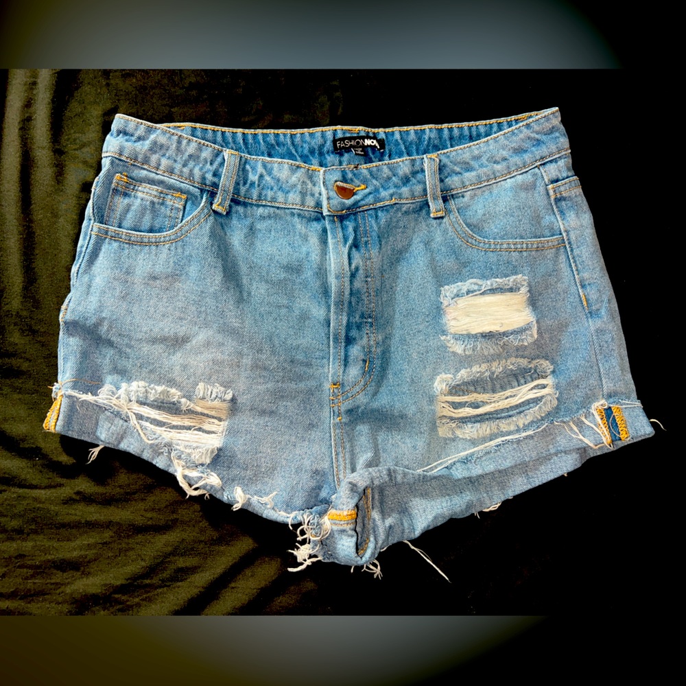 Fashion nova cut off shorts sz13